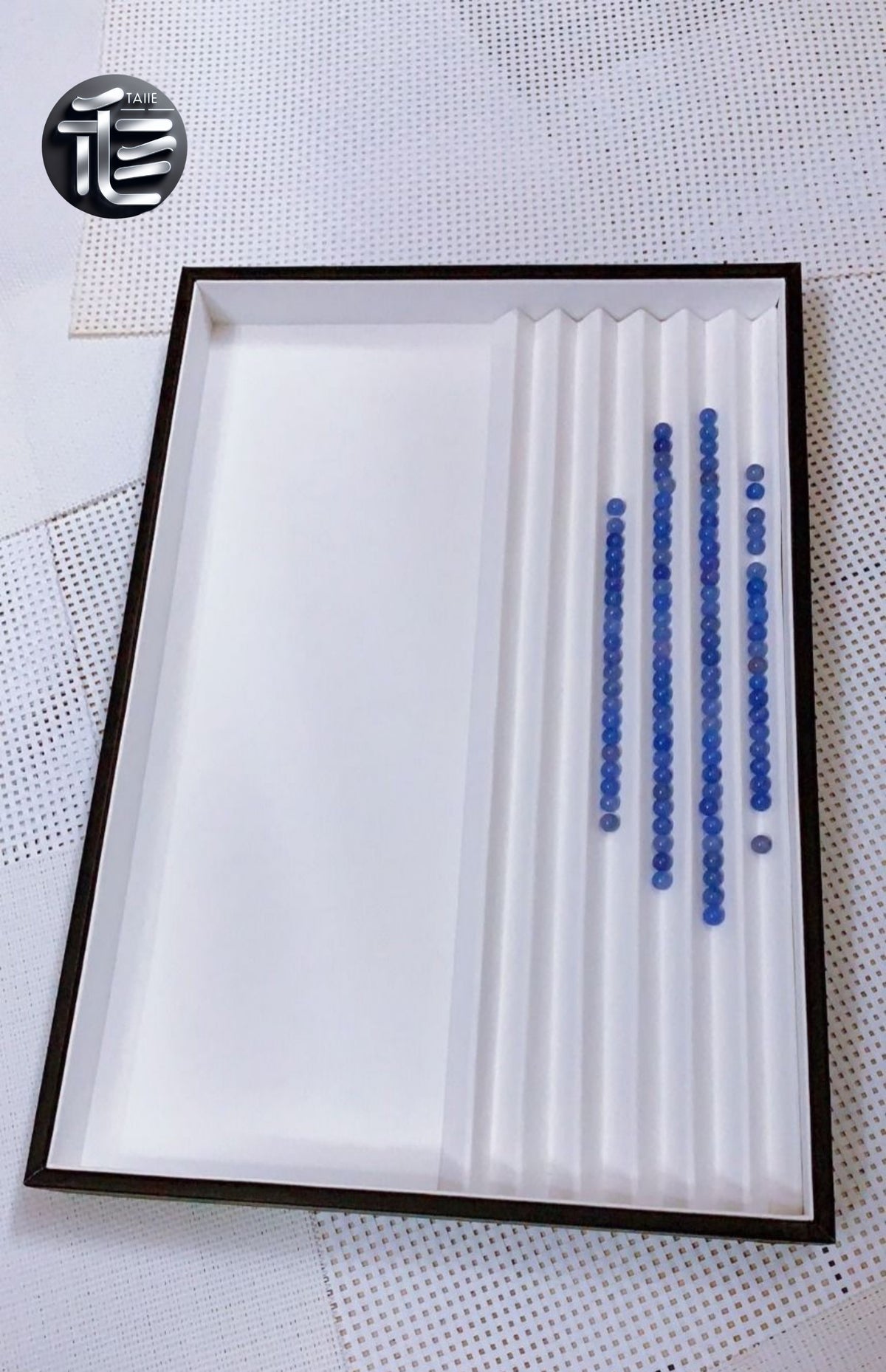 PU Leather Pearl Beading Tray, Grooved Sorting Board, White Interior Display Showcase
