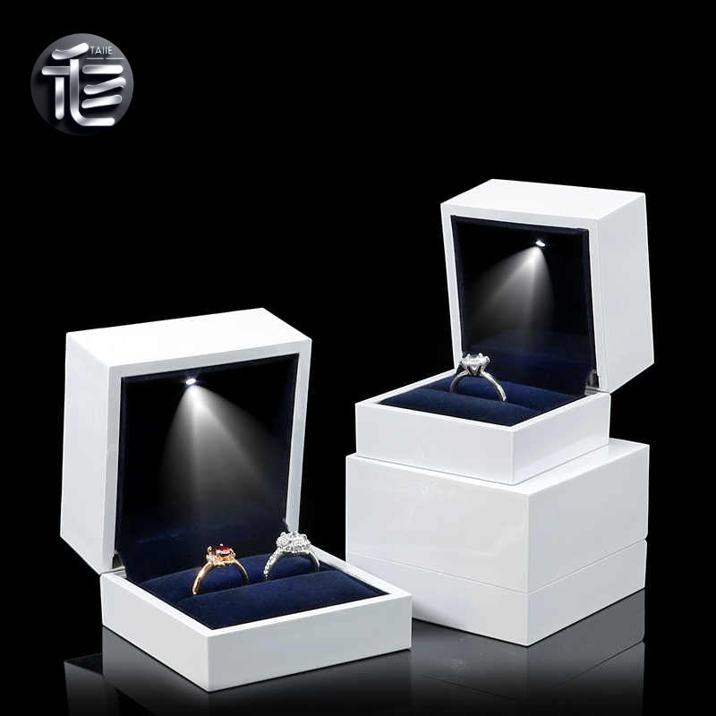 5pcs LED Jewelry Box with Light for Necklace Ring and Bracelet Gift