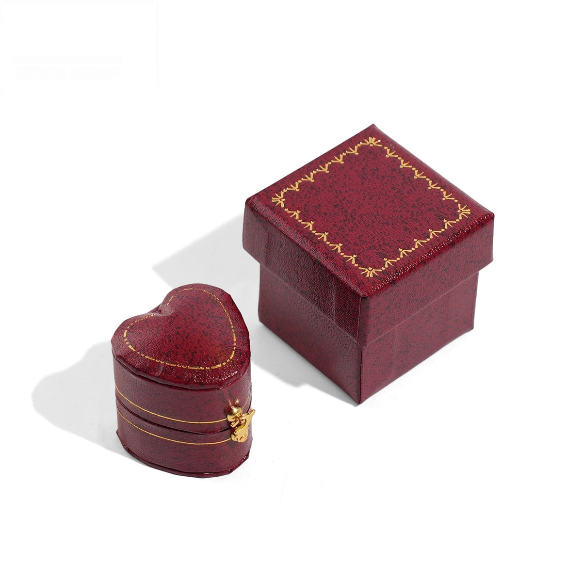 Faux Leather Ring Box Vintage Style – Retro Keepsake Case with Gold Latch