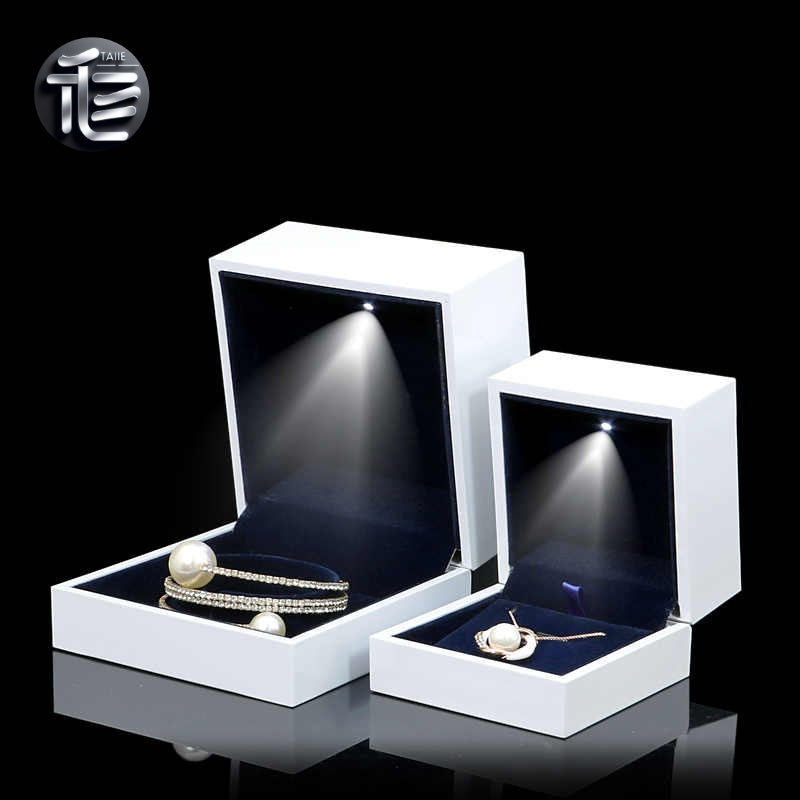 5pcs LED Jewelry Box with Light for Necklace Ring and Bracelet Gift