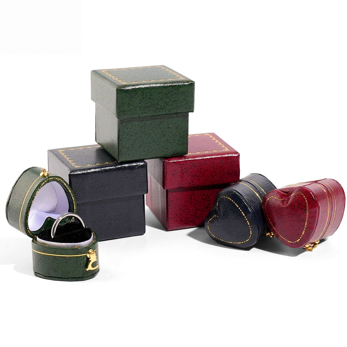 Faux Leather Ring Box Vintage Style – Retro Keepsake Case with Gold Latch