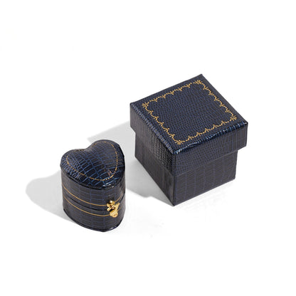 Faux Leather Ring Box Vintage Style – Retro Keepsake Case with Gold Latch