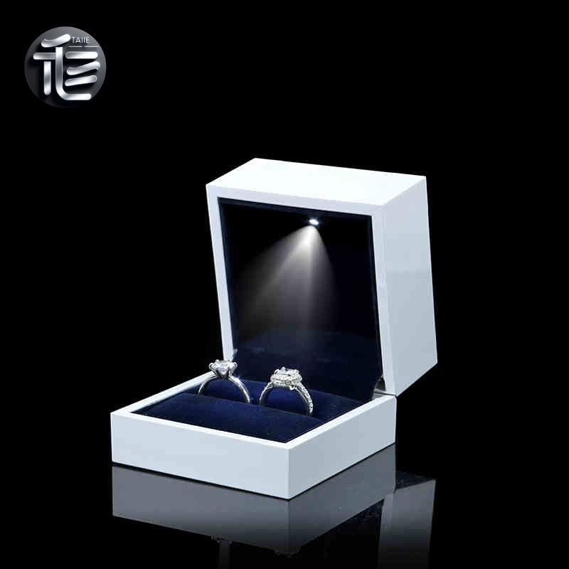 5pcs LED Jewelry Box with Light for Necklace Ring and Bracelet Gift